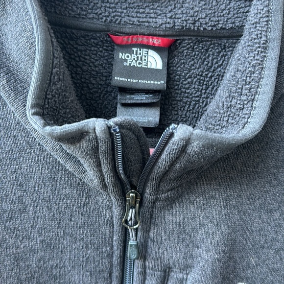 The North Face Zip Up Men’s sweater - Picture 3 of 9